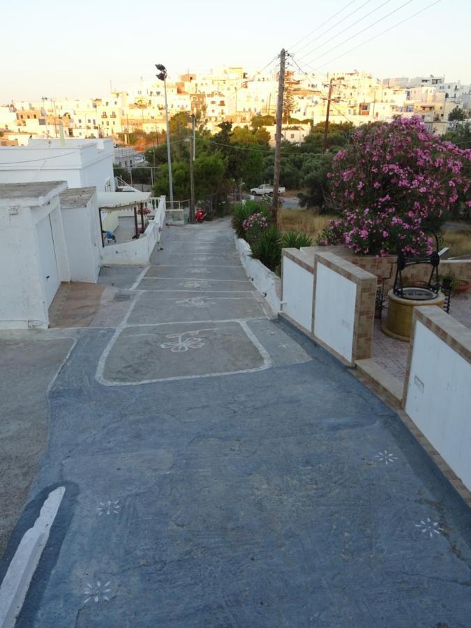 Andreas Studio With Private Parcking Apartment Triovasalos Bagian luar foto