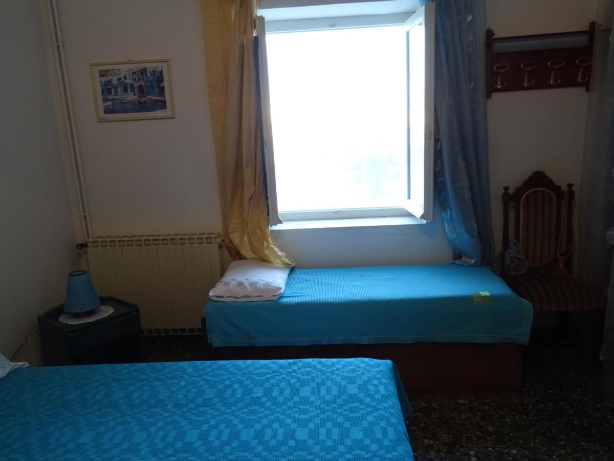 Andreas Studio With Private Parcking Apartment Triovasalos Bagian luar foto
