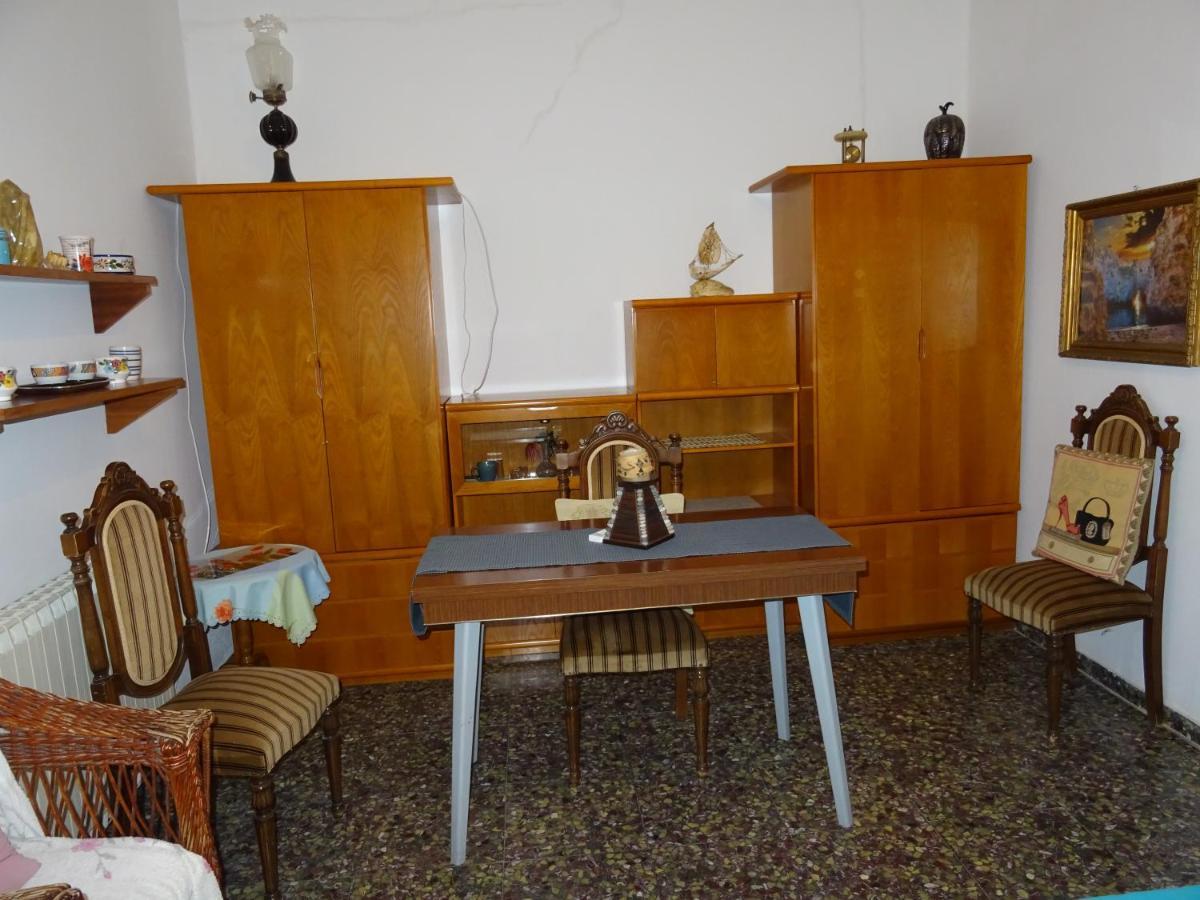 Andreas Studio With Private Parcking Apartment Triovasalos Bagian luar foto